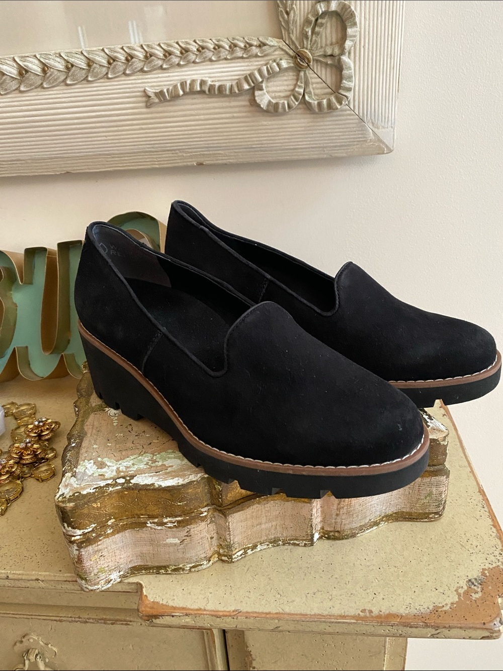 VIONIC Willa Wedge Shoes